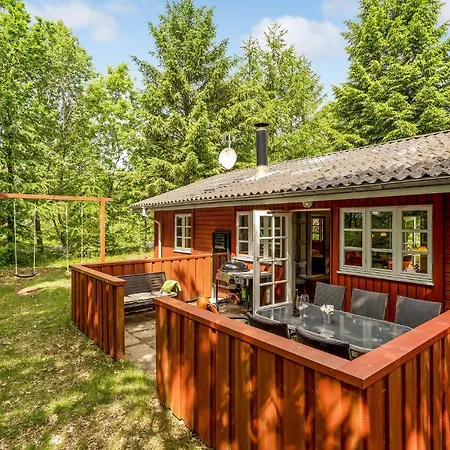 Pet Friendly In With Kitchen Ansager