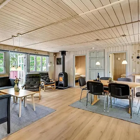 Pet Friendly In With Kitchen Holiday home *